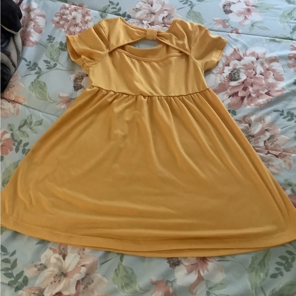 Yummy dress gold size (7) little girls stretchy comfortable dress cute to play - Picture 2 of 8